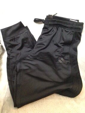 ADIDAS~Men’s Multi Sport~Jogger ankle cuffed pants~Medium~ NWT